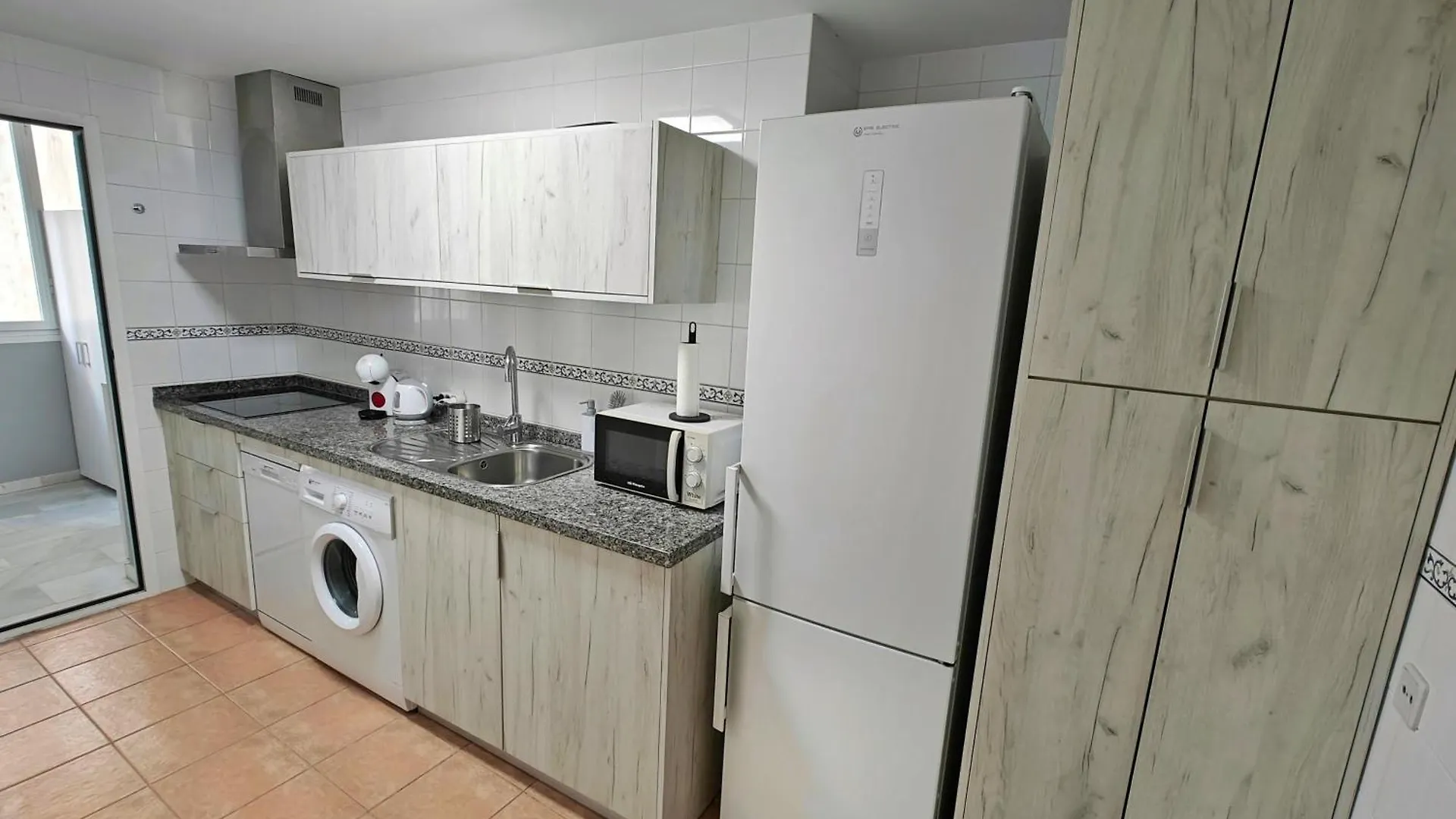 Moderno Piso Centrico 3 Habitaciones Junto Al Mar Estepona Spain