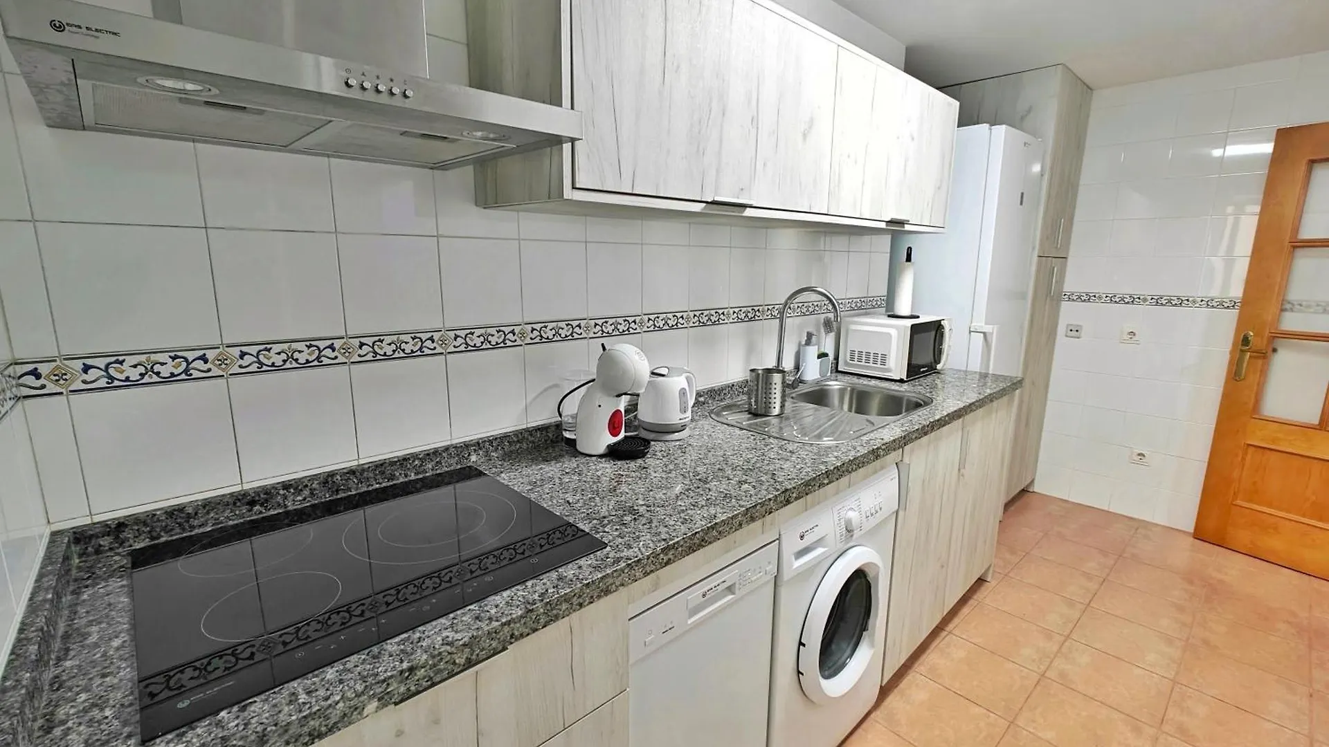Moderno Piso Centrico 3 Habitaciones Junto Al Mar Estepona Apartment